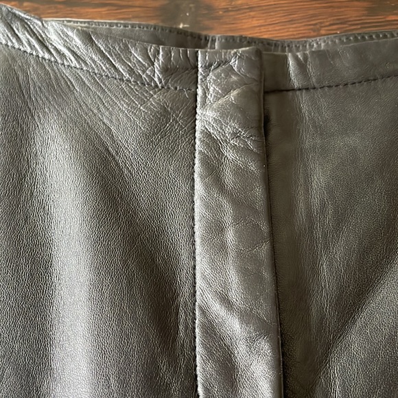 Danier Black Leather Pants Flat Front Boot Cut size 6 - Picture 3 of 9